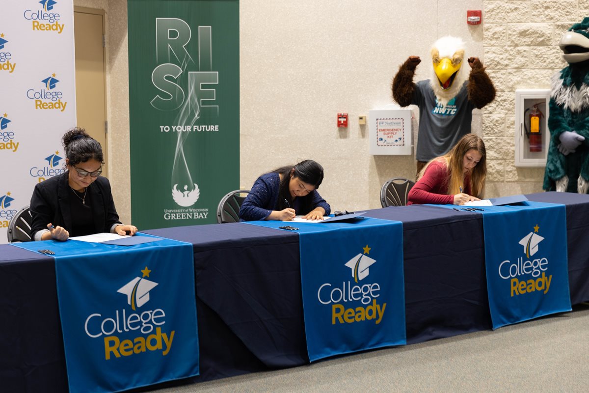 NEW Scholars Students Signing their College letter of intent