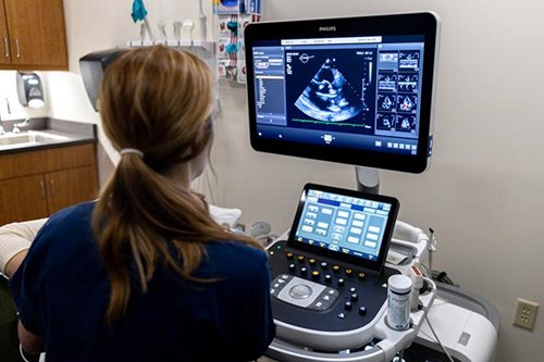 Make a difference as an X-ray tech, sonographer, or echo tech. NWTC medial imaging programs can prepare you to perform diagnostic procedures while working closely with doctors to support patient care. With hands-on training, advanced equipment, and expert instruction, you’ll be ready to step into high-demand roles in hospitals, clinics, and other healthcare settings.