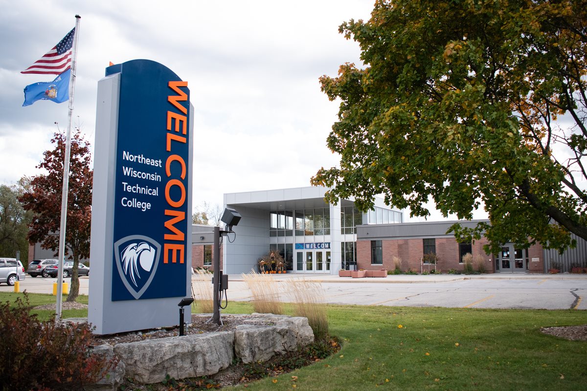 Marinette campus entrance and signs