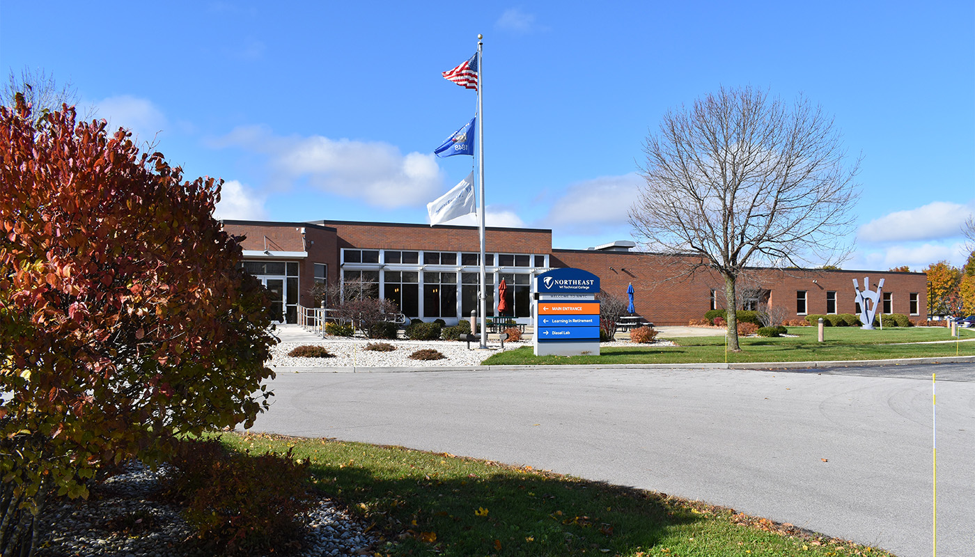 Front of the Sturgeon Bay campus on a sunny day